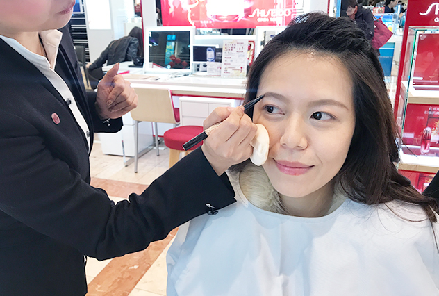 SHISEIDO資生堂MAQuillAGE櫃位