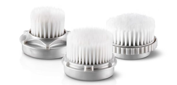 “電動洗臉刷”也拚奢華，奢華絲柔刷頭寒冬搶市