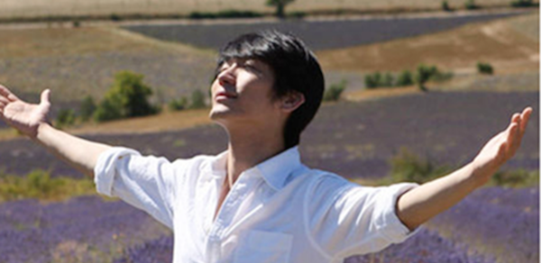 不用神人大師PS～美容教主DermaLane帶來免修片保養讓肌膚好到發亮｜保養推薦