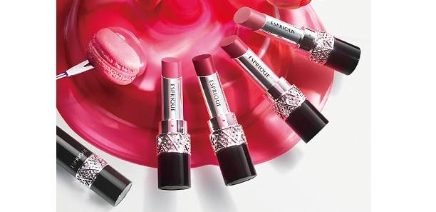 柔滑顯色卻不易脫妝？KOSE新進化唇膏連粗糙的雙唇也能滑順上妝｜唇膏推薦