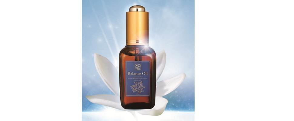 突破性的輕盈配方讓保養油也能清爽無負擔！