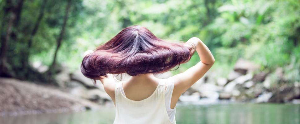 快跟上漢方洗髮風潮！shan善全新｢枸杞萃豐盈洗髮菁｣紓解夏日髮絲油膩｜洗髮精推薦