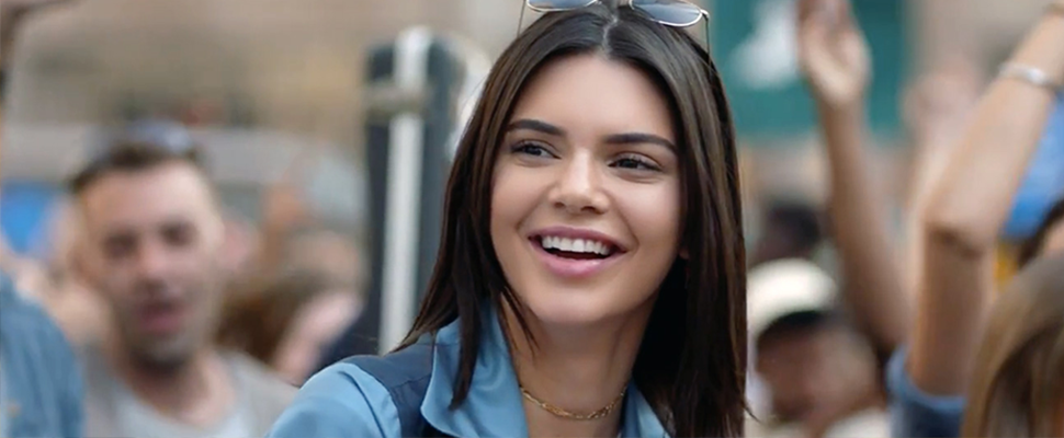 話題嫩模Kendall Jenner百事可樂新廣告意外挨批「消費種族政治議題！」