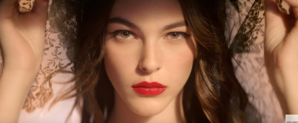 Dolce&Gabbana的紅唇女模是誰？Vittoria Ceretti女孩不能不認識