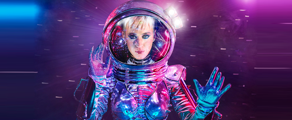 「水果姐」主持全美MTV音樂錄影帶大獎，化身來自星星的她