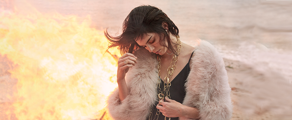 金小妹也搞時尚事業～聯名設計款項鍊蠻美的又百搭呢！